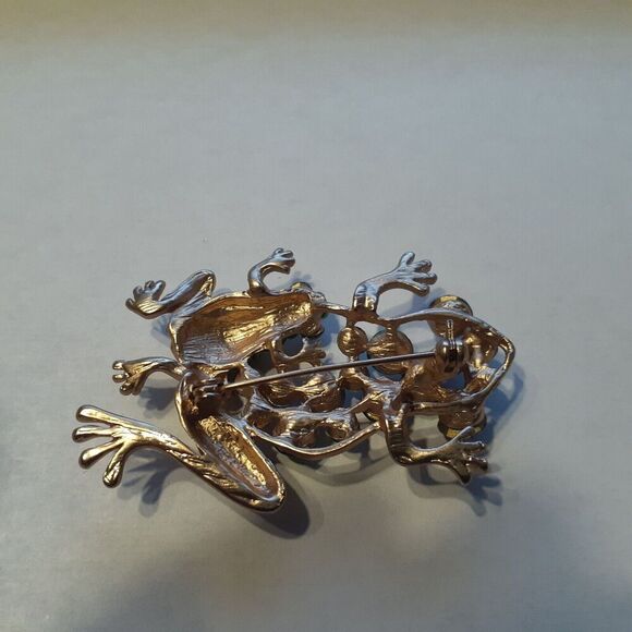 Vintage Winwest Frog Frogs Brooch Pin AB Rhinestones Green Blue Gold Tone - Picture 3 of 6